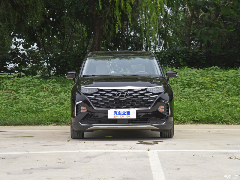 Cận cảnh đầu xe của Hyundai Custo 2021