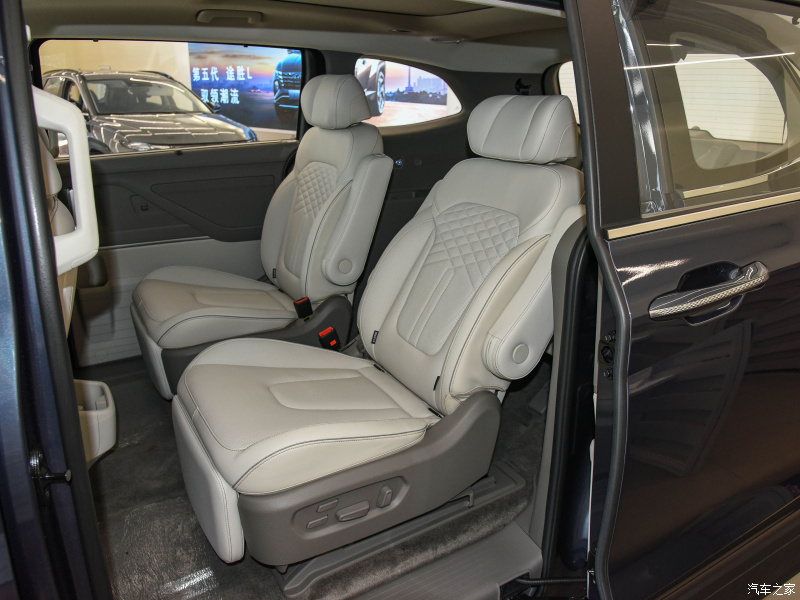 2 ghế thương gia của Hyundai Custo 2021 bản 6 chỗ