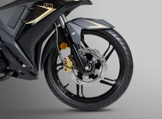 Xe được trang bị đầy đủ phanh đĩa, ABS 2 kênh và thiết kế đẹp mắt Xe được trang bị đầy đủ phanh đĩa, ABS 2 kênh và thiết kế đẹp mắt
