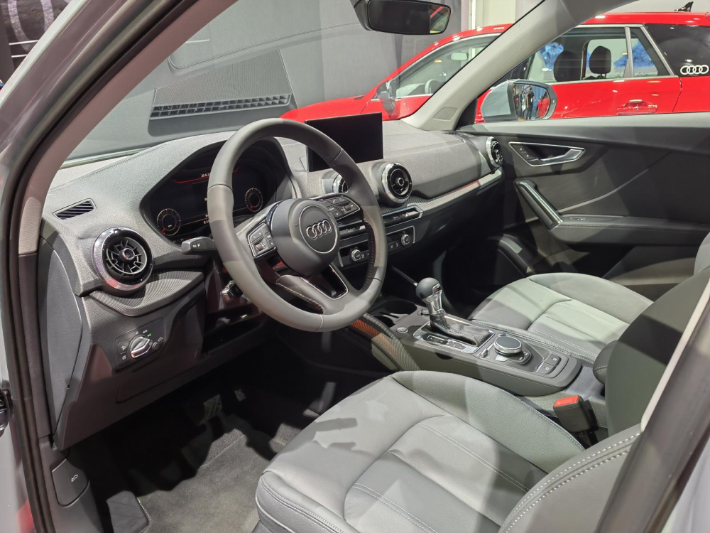 Nội thất bên trong Audi Q2L 2022
