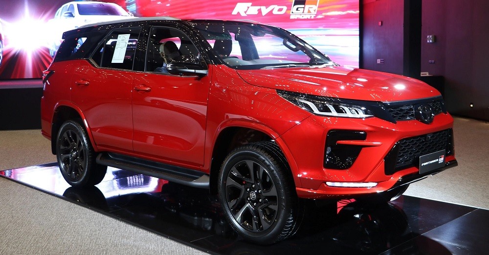 Toyota Fortuner GR Sport mới ra mắt tại Th&aacute;i Lan