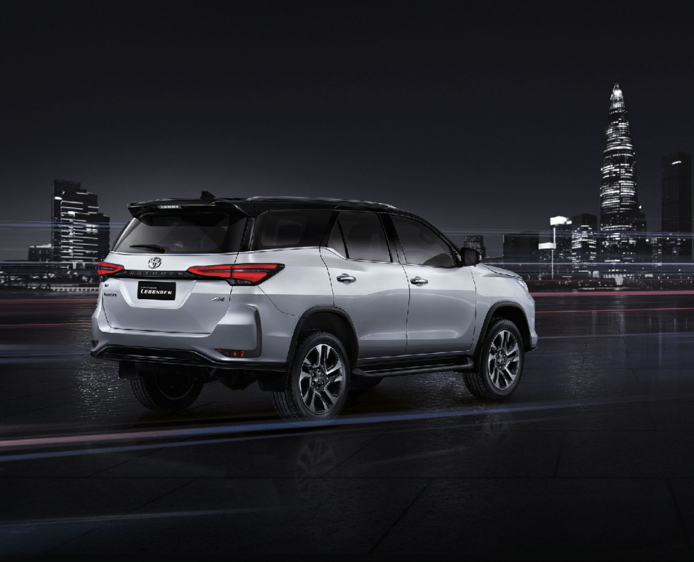 Toyota Fortuner Legender 2021 bản 2.8 được bổ sung trang bị an to&agrave;n mới