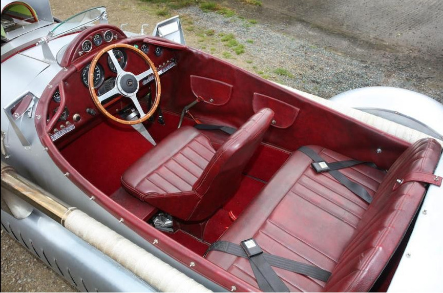 Cabin của Meteor 27-liter V12 Special