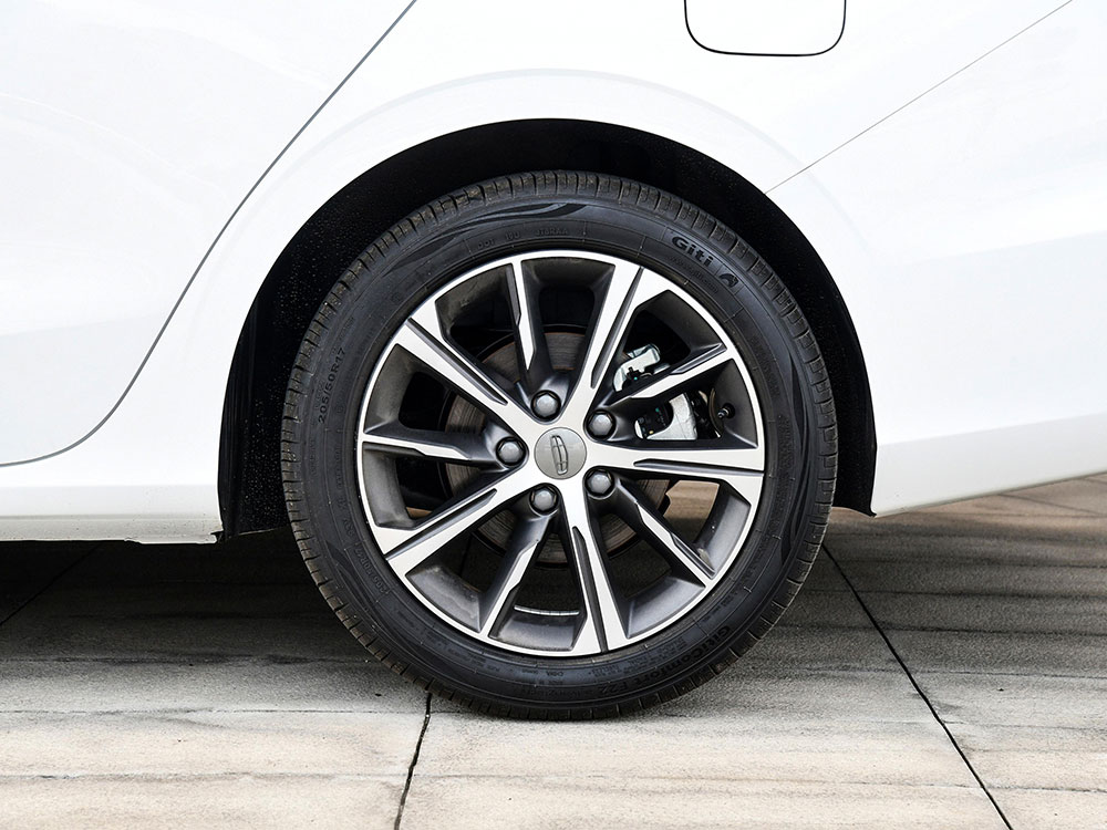 Vành 17 inch của Geely Emgrand 2022