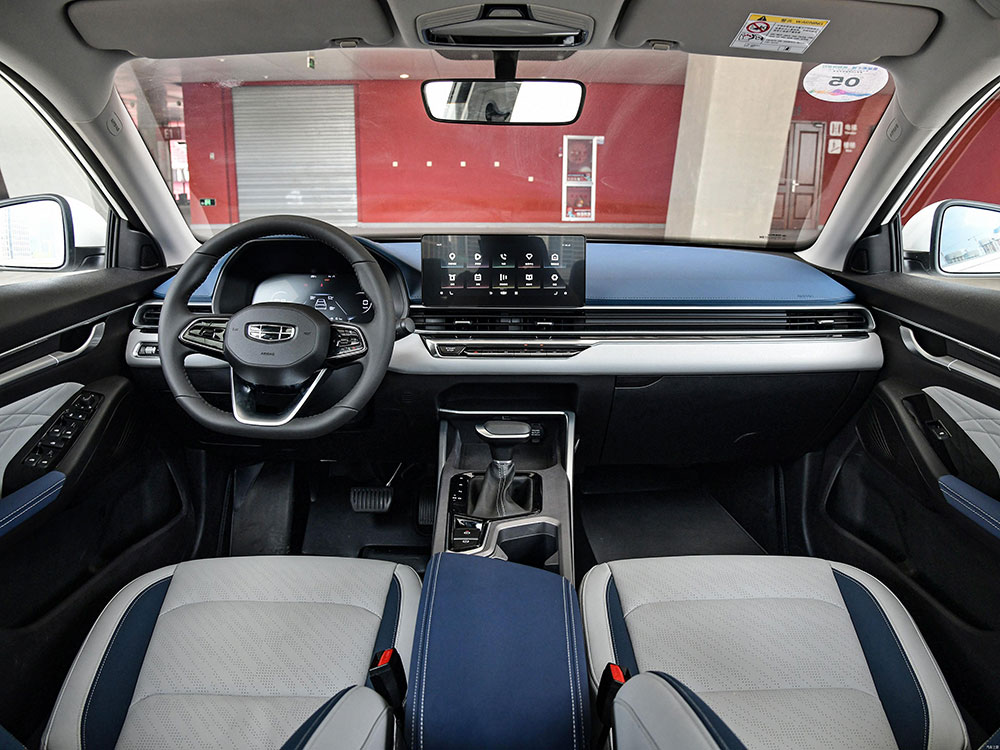 Nội thất của Geely Emgrand 2022