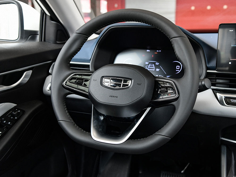 Vô lăng của Geely Emgrand 2022
