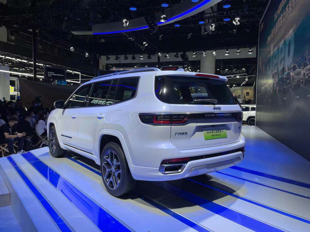 Jeep Grand Commander PHEV 2022 ăn &iacute;t xăng hơn cả xe m&aacute;y