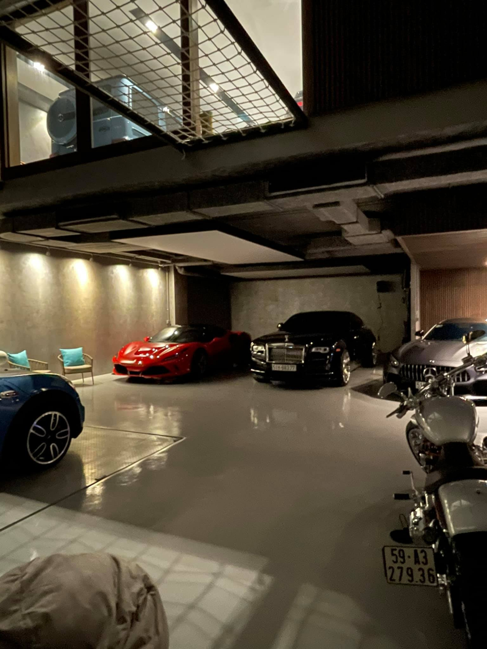 Garage toàn siêu xe và xe siêu sang cùng SUV của Cường Đô-la