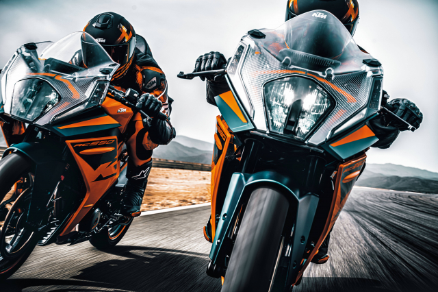 KTM RC390 2022 sở hữu thiết kế đầu đèn và dàn vỏ hoàn toàn mới KTM RC390 2022 sở hữu thiết kế đầu đèn và dàn vỏ hoàn toàn mới