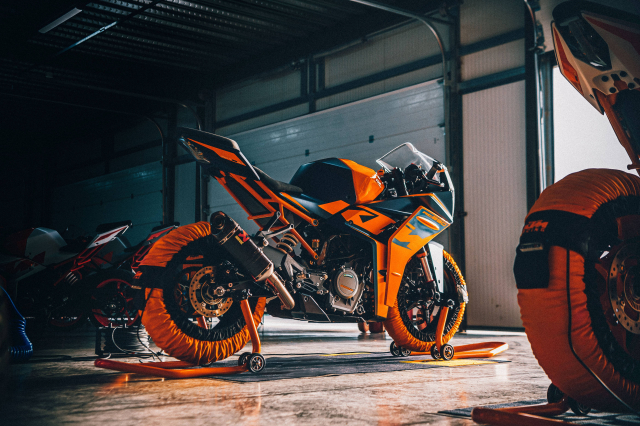 KTM RC390 2022 chính thức ra mắt tại Châu Âu