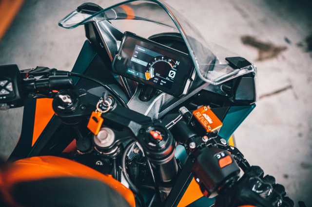 KTM RC390 2022 sở hữu nhiều trang bị hàng hiệu hiện đại hơn KTM RC390 2022 sở hữu nhiều trang bị hàng hiệu hiện đại hơn