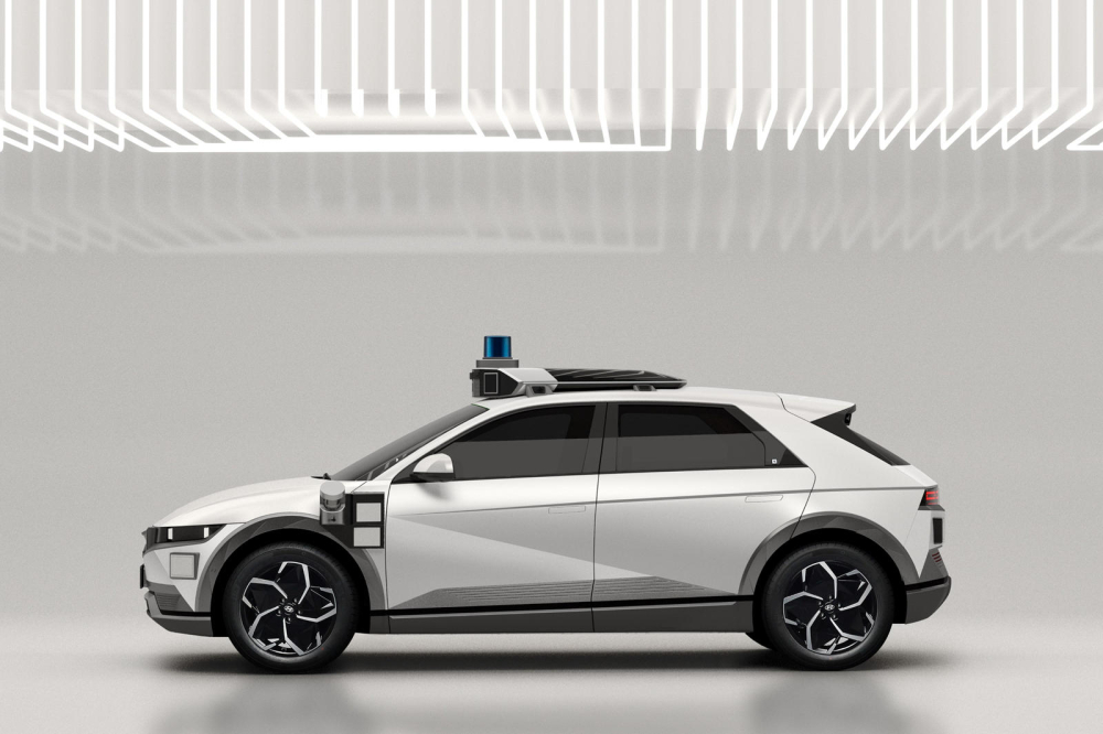 Phía sườn của Robotaxi Ioniq 5
