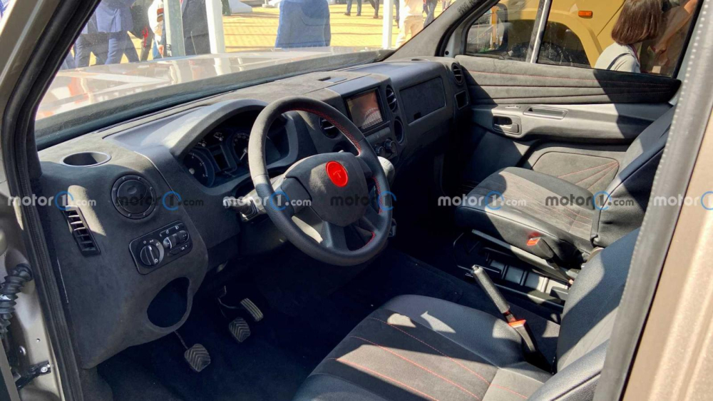 Nội thất của Strela được bọc bằng Alcantara Nội thất của Strela được bọc bằng Alcantara