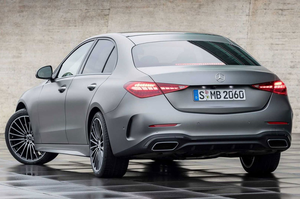 Sau một thời gian mở b&aacute;n ch&iacute;nh thức, rất c&oacute; thể Mercedes-Benz C 300 AMG 2022 sẽ lại được chuyển sang lắp r&aacute;p trong nước.