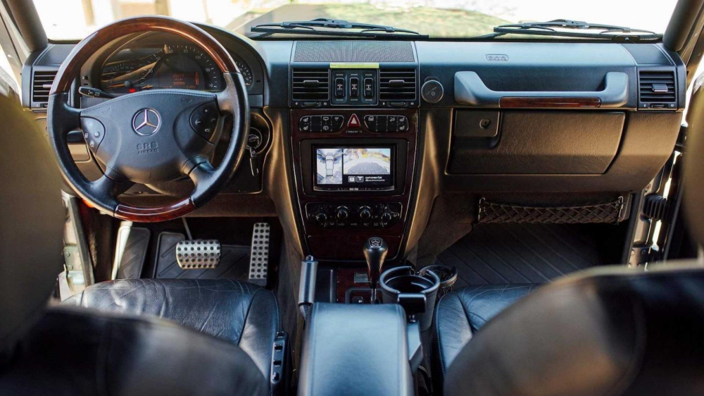Nội thất bên trong chiếc Mercedes-Benz G-Class phiên bản bán tải