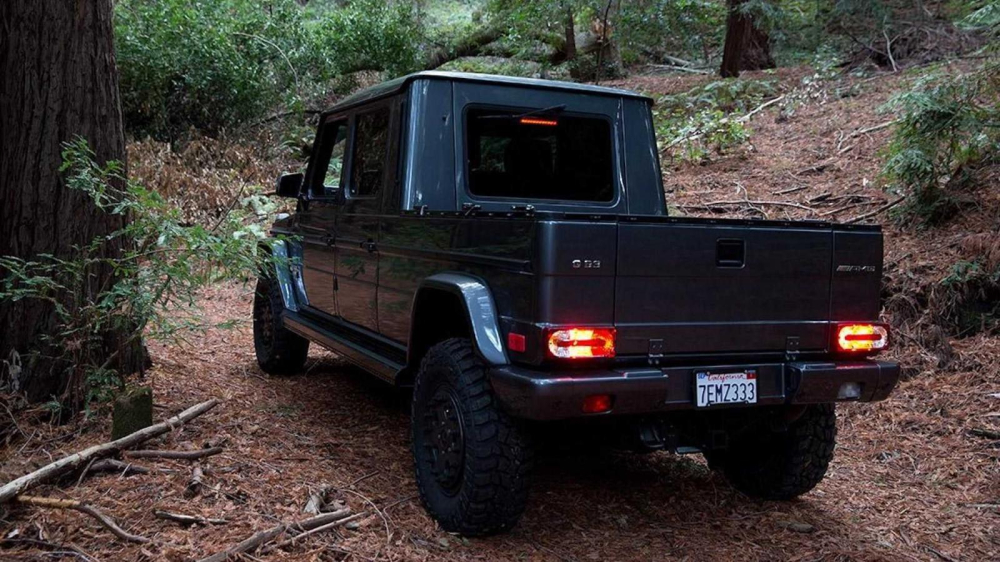 Mercedes-Benz G-Class phiên bản bán tải có logo AMG G63 nhái ở phía sau