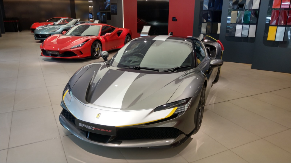 Ferrari SF90 Stradale ở đại l&yacute; Ferrari Hong Kong