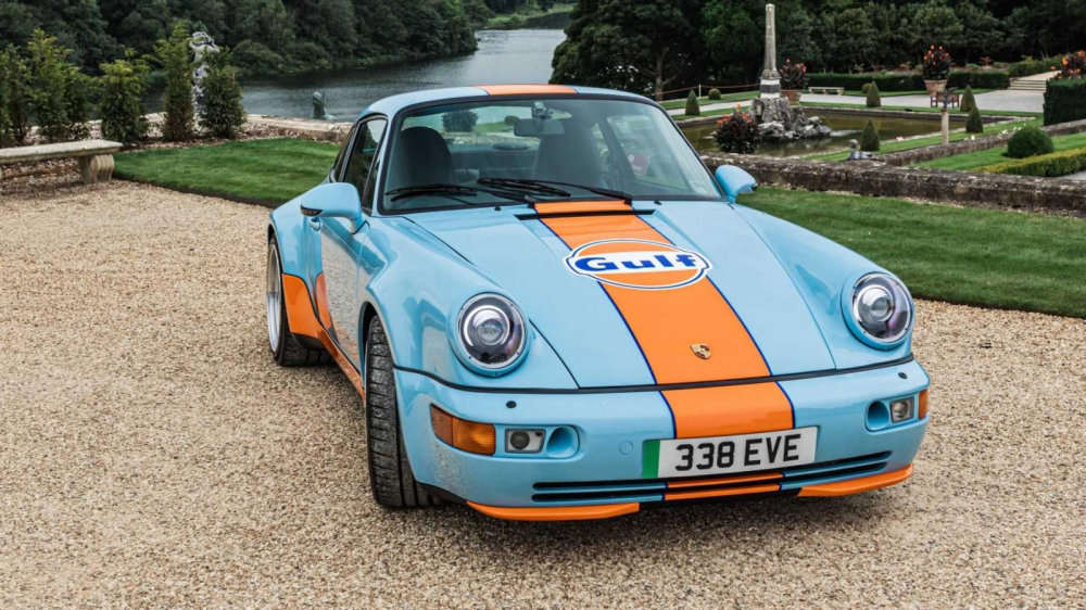 Phía trước của Everrati Porsche 964