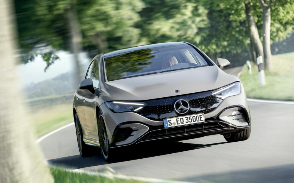 Thiết kế đầu xe của Mercedes-Benz EQE 2022