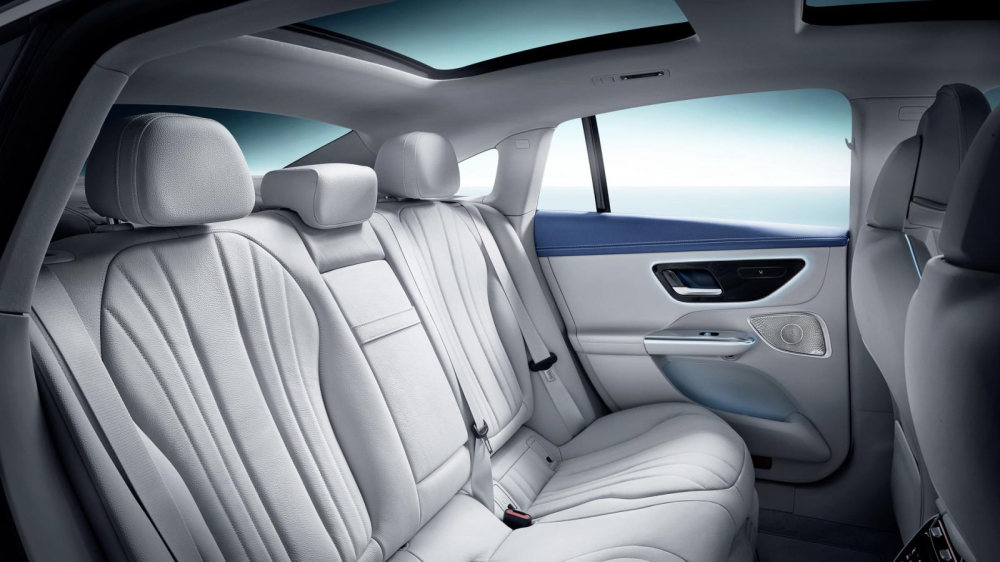 Ghế sau của Mercedes-Benz EQE 2022