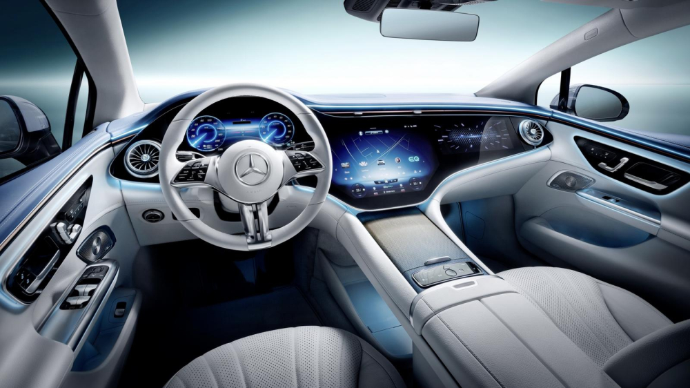 Mercedes-Benz EQE 2022 có tính năng ra lệnh bằng giọng nói nâng cấp