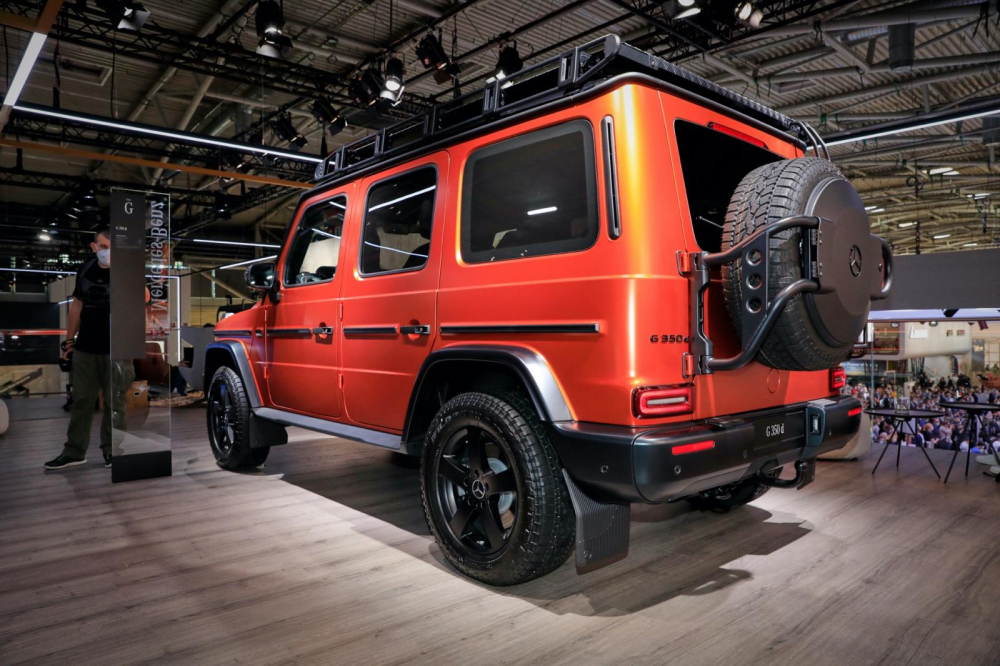 Mercedes-Benz G-Class 2022 còn có baga nóc mới để dựng lều cắm trại