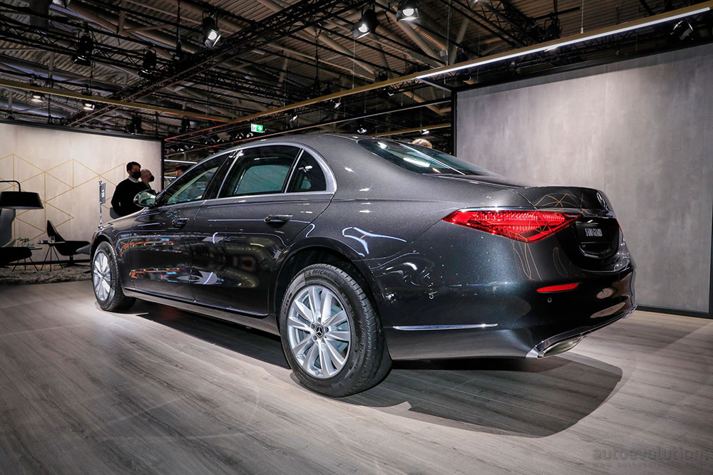 Mercedes-Benz S680 Guard 2022 được trang bị lớp bọc th&eacute;p chống đạn VR10