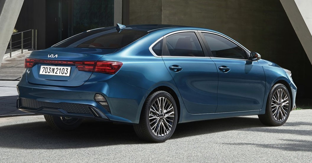 Thiết kế đu&ocirc;i xe của Kia Cerato 2022.