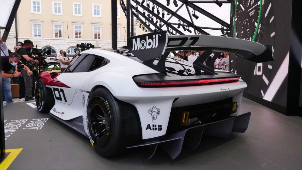 Phía sau của Porsche Mission R Phía sau của Porsche Mission R