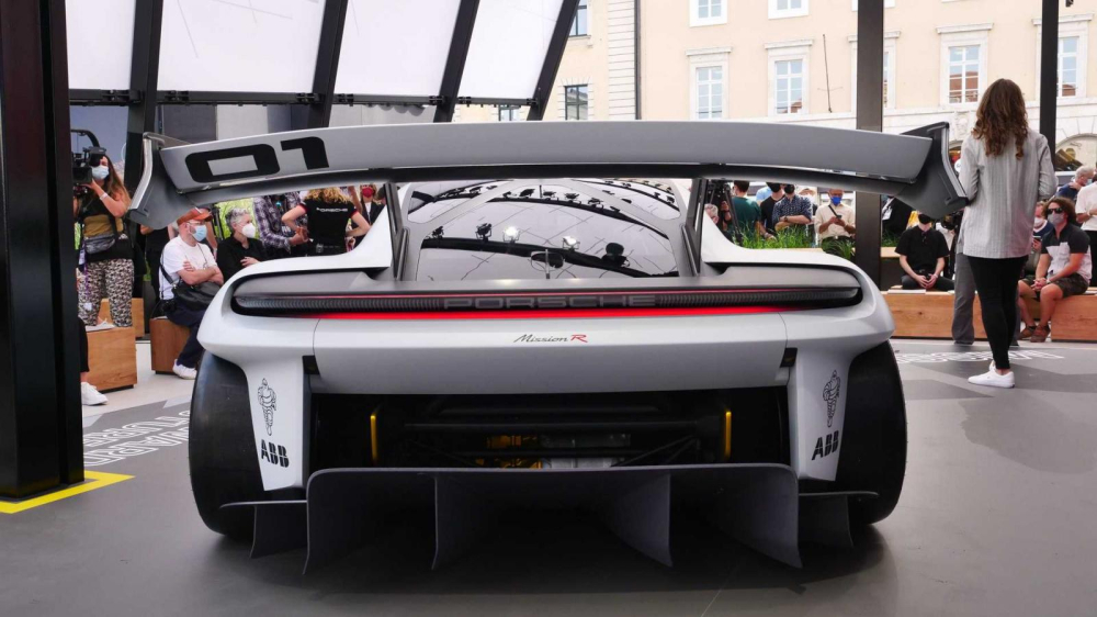 Đuôi xe của Porsche Mission R Đuôi xe của Porsche Mission R