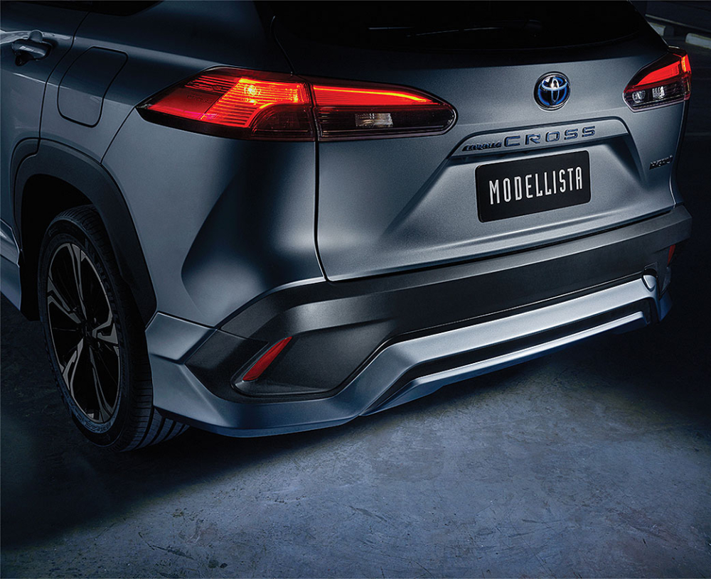 Toyota Corolla Cross Modellista 2021 có cánh lướt gió phía sau