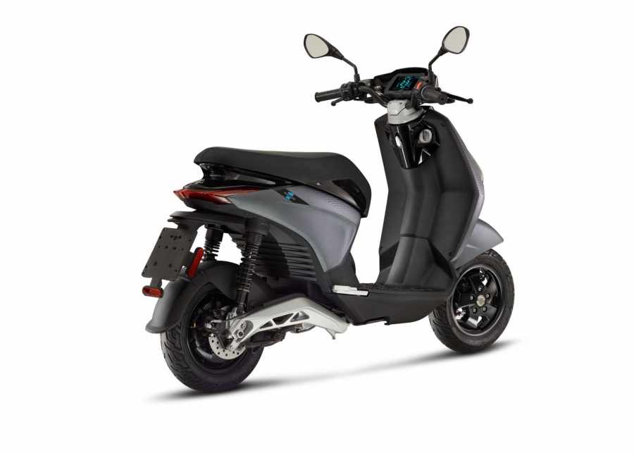 Mẫu xe điện Piaggio 1 được thiết kế trẻ trung v&agrave; gọn nhẹ