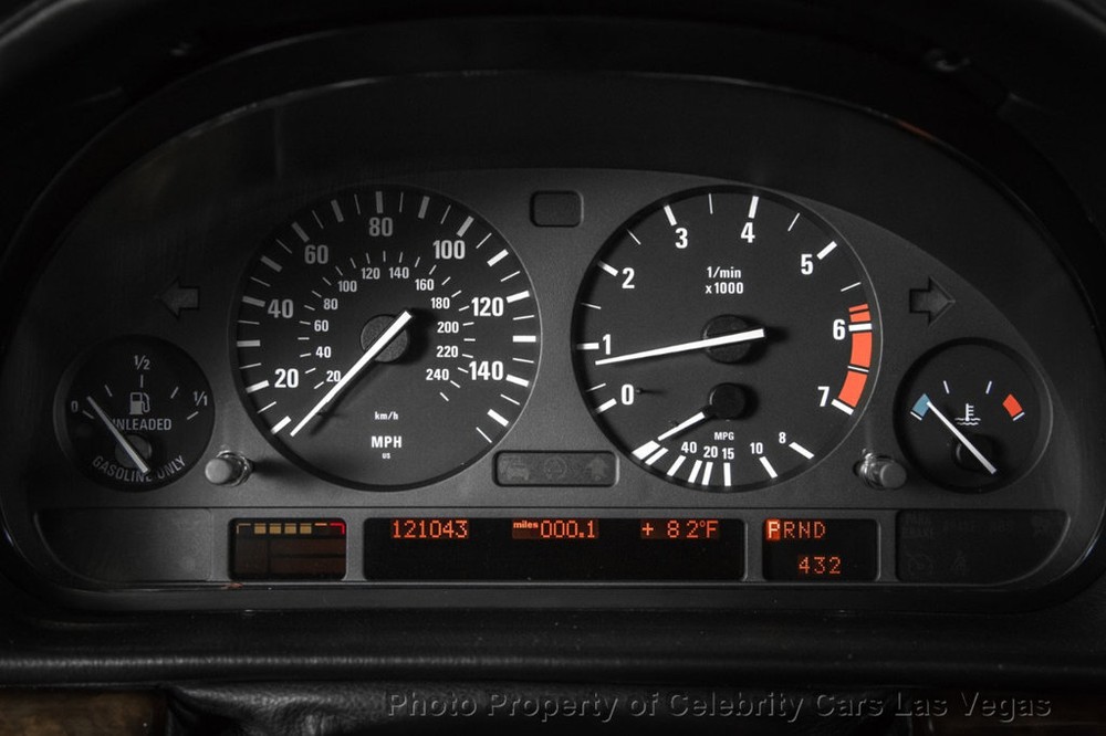 Chiếc BMW 7-Series đã chạy được gần 200.000 km Chiếc BMW 7-Series đã chạy được gần 200.000 km