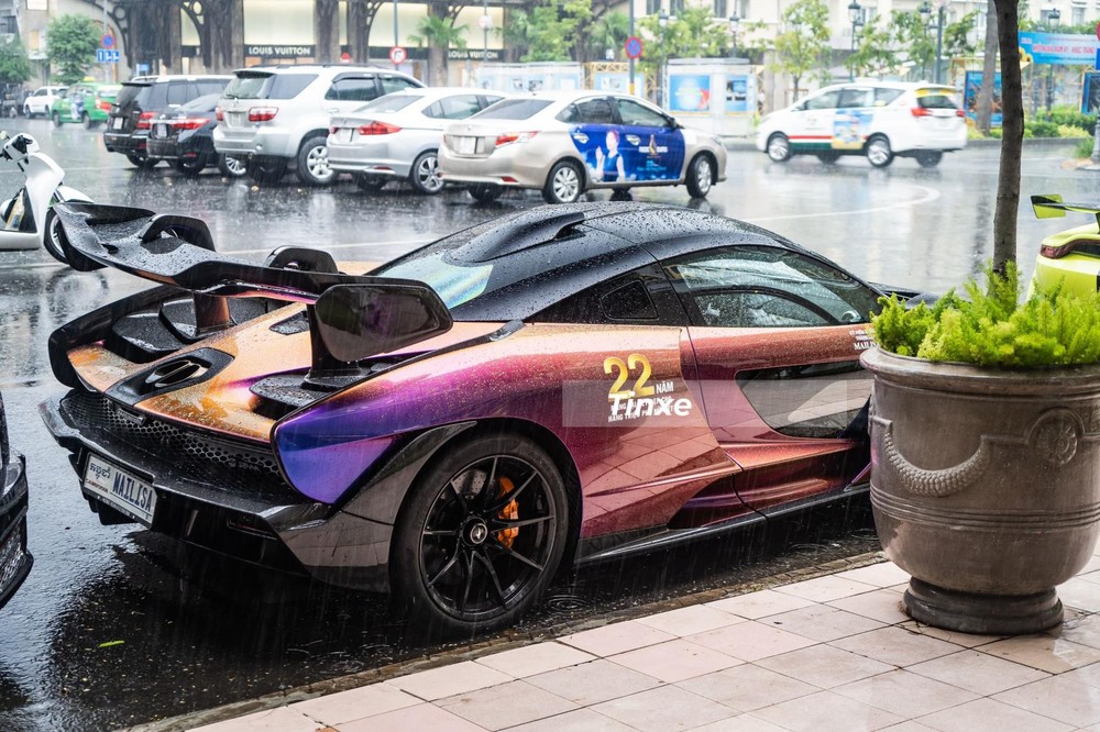 Chiếc xe McLaren Senna n&agrave;y c&oacute; m&agrave;u sơn Cerberus Pearl