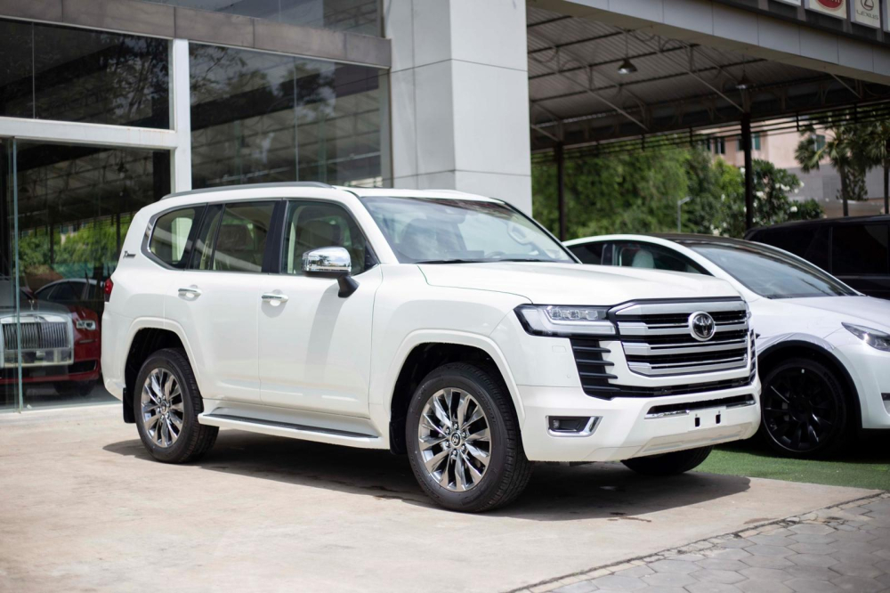 Toyota Land Cruiser 2022 bản 70th Anniversary về Campuchia