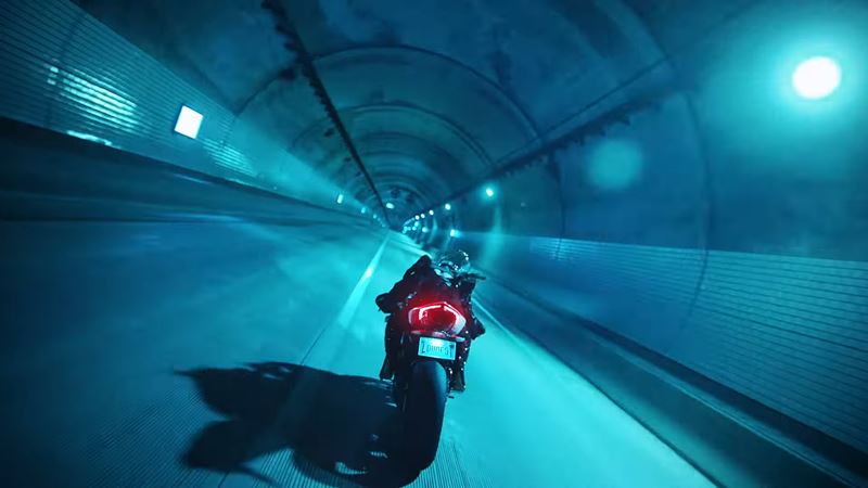 Ducati Panigale V4 S xuất hiện trong dàn áo màu Chrome tuyệt đẹp Ducati Panigale V4 S xuất hiện trong dàn áo màu Chrome tuyệt đẹp