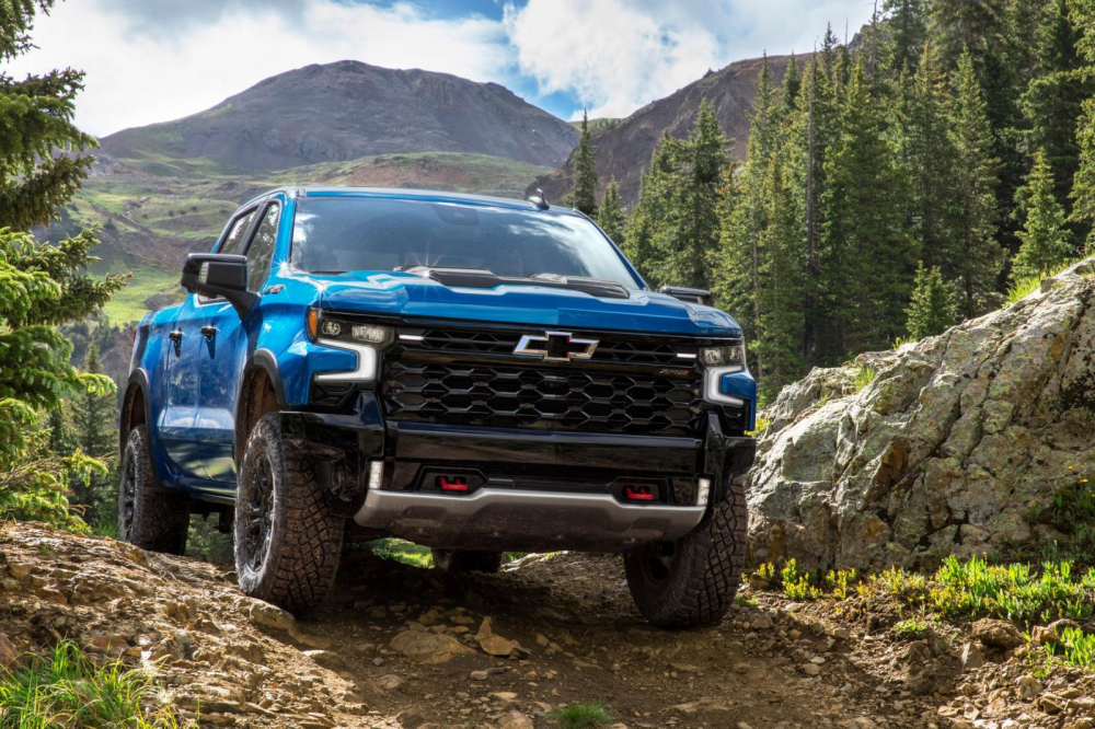 Chevrolet Silverado ZR2 2022 tr&igrave;nh l&agrave;ng như đối thủ của Ford F-150 Raptor