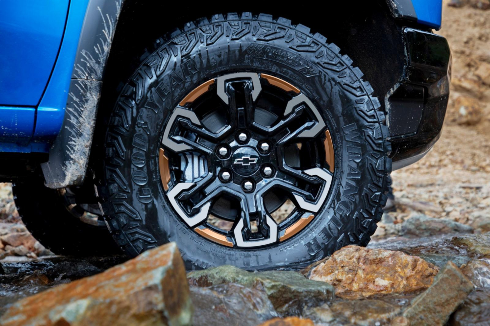Bộ v&agrave;nh la-zăng 18 inch của Chevrolet Silverado ZR2 2022