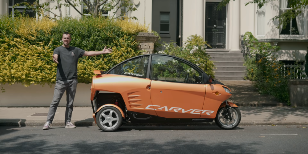 Carver l&agrave; một microcar 3 b&aacute;nh, chạy điện với k&iacute;ch thước chỉ như xe m&aacute;y