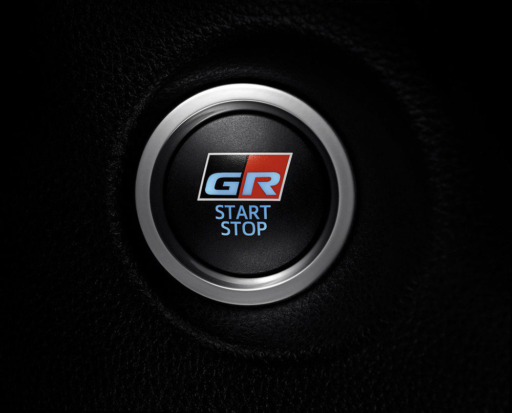Trên nút bấm khởi động máy cũng có logo GR Sport