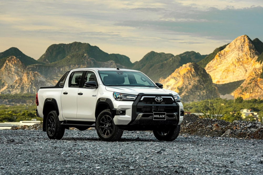 Toyota Hilux có giá niêm yết thấp hơn Ford Ranger nhưng lại không có ưu đãi giảm giá để tranh đua. Toyota Hilux có giá niêm yết thấp hơn Ford Ranger nhưng lại không có ưu đãi giảm giá để tranh đua.