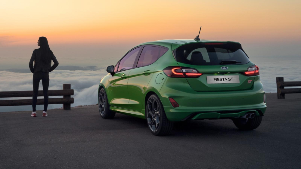 Ford Fiesta 2022 nhìn từ đằng sau