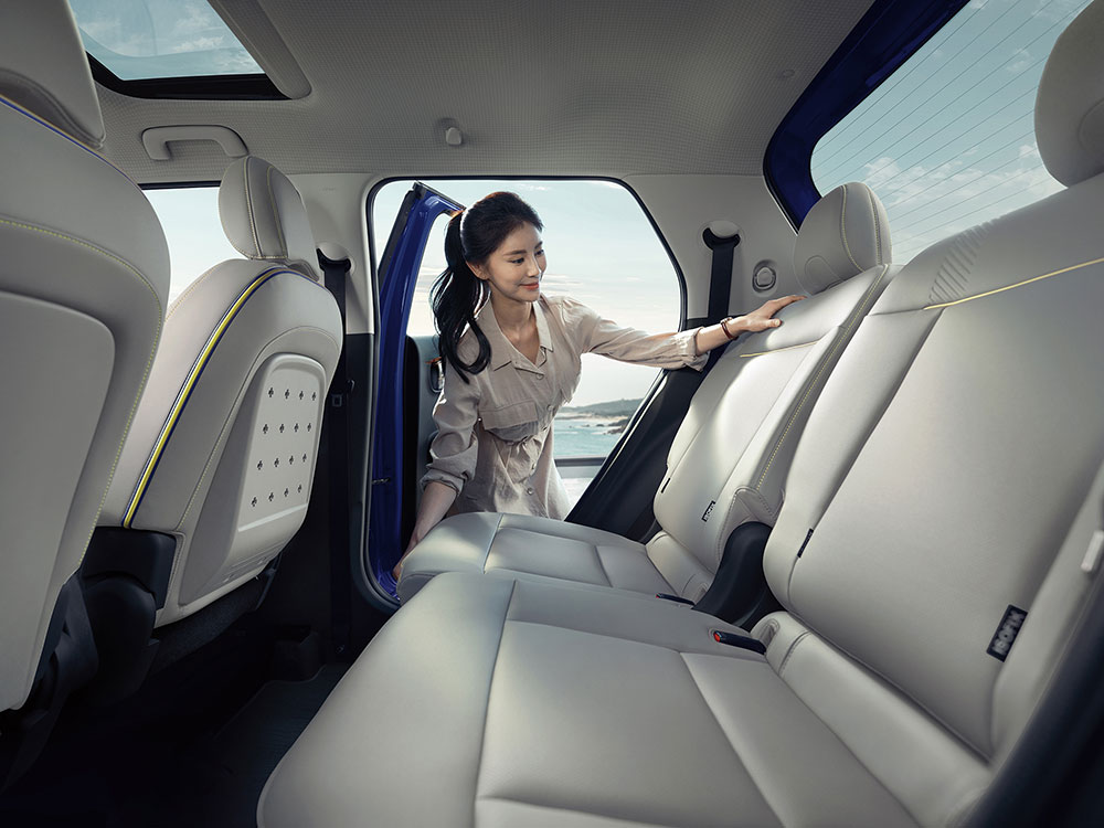 Ghế sau của Hyundai Casper 2022 c&oacute; thể dịch về ph&iacute;a trước v&agrave; sau
