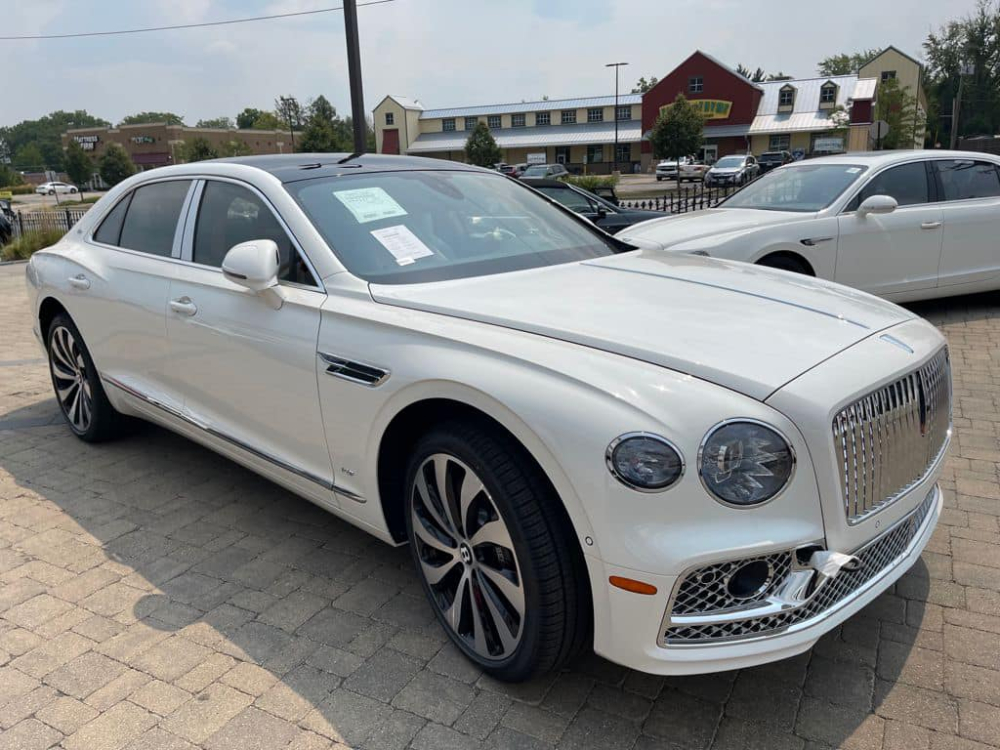Một chiếc xe siêu sang Bentley Flying Spur First Edition