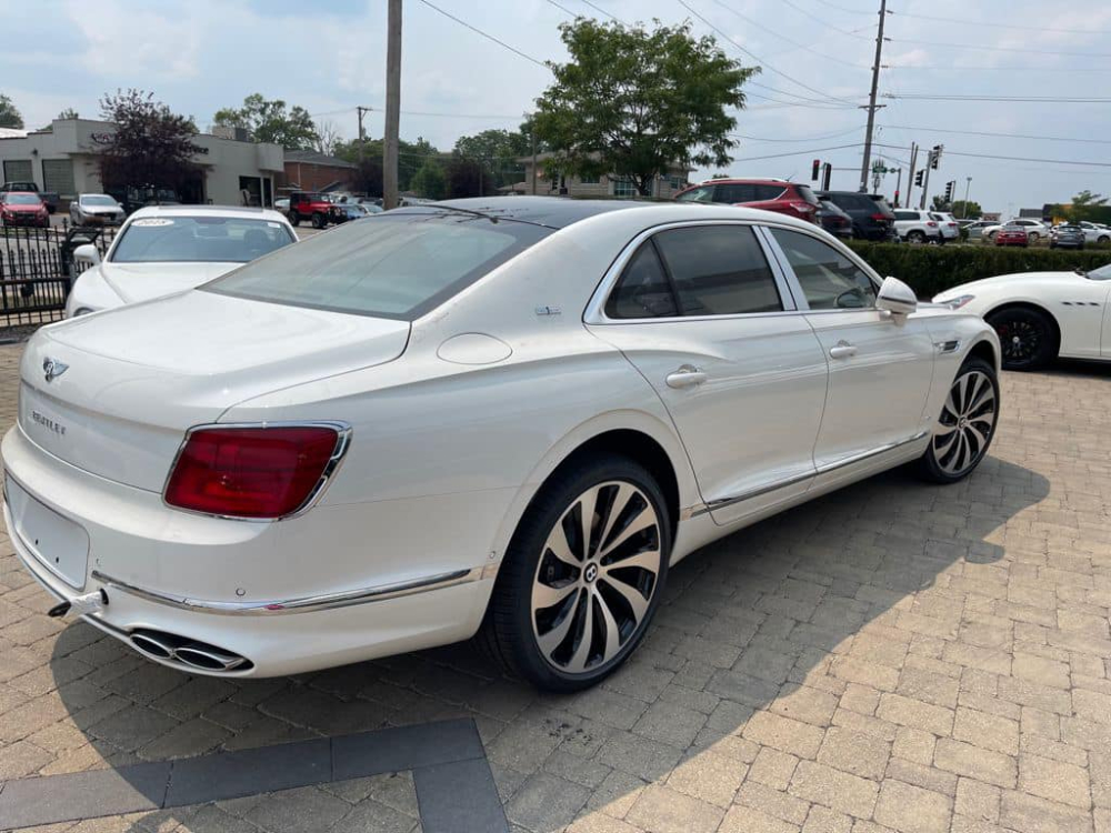 Thiết kế đuôi xe Bentley Flying Spur First Edition