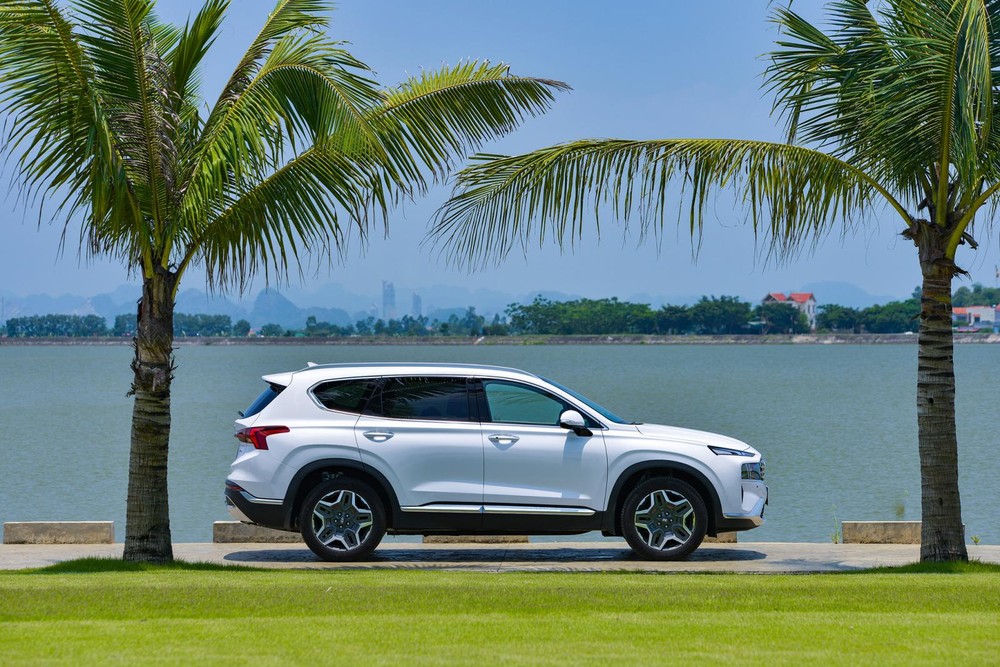 Vận hành của Hyundai Santa Fe vẫn luôn được nhiều khách hàng đánh giá cao.