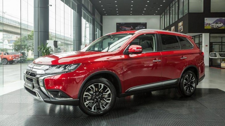 Dù có mức giá khá hấp dẫn trong phân khúc nhưng Mitsubishi Outlander cũng phải chấp nhận giảm doanh số.