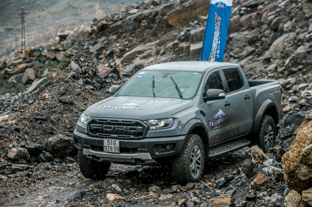 Giá bán của Ford Ranger Raptor là 1,202 tỷ đồng cho 1 phiên bản duy nhất.