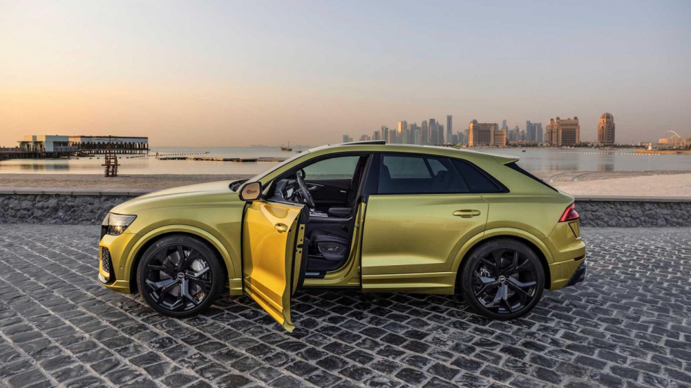 Chiếc Audi RS Q8 1 of 1 Qatar Edition còn dùng vành 23 inch có giá đắt không kém Chiếc Audi RS Q8 1 of 1 Qatar Edition còn dùng vành 23 inch có giá đắt không kém