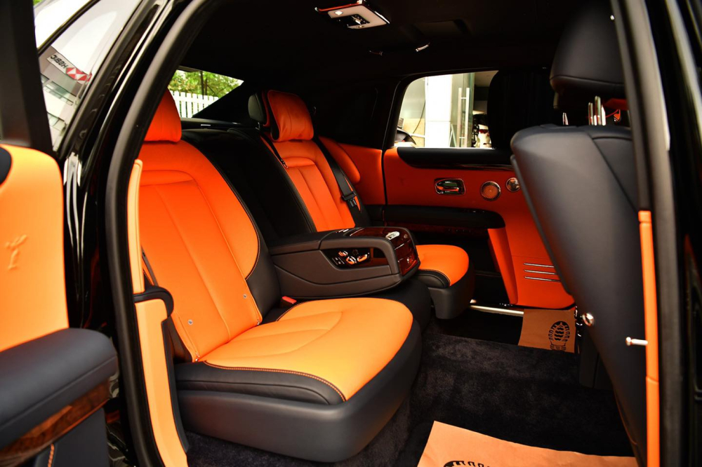 Muốn làm chủ nhân của Rolls-Royce Ghost 2021 tại Việt Nam, khách phải chi ra số tiền không dưới 35 tỷ đồng
